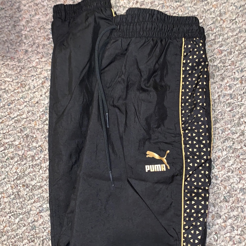 Women’s track pants